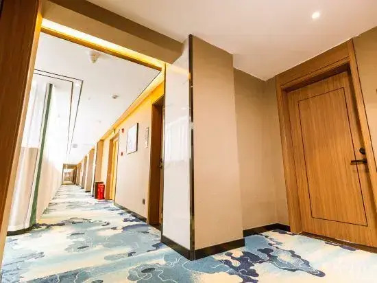 Wuxiang Hotel (Tongren High-speed Railway Station)