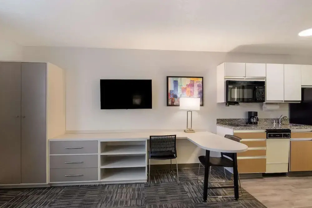 Candlewood Suites Omaha