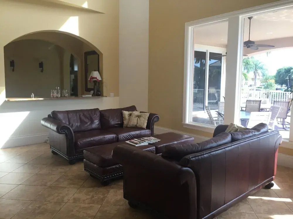 Beautiful Huge Marco Island Fl Waterfront Home- Great for Large Families