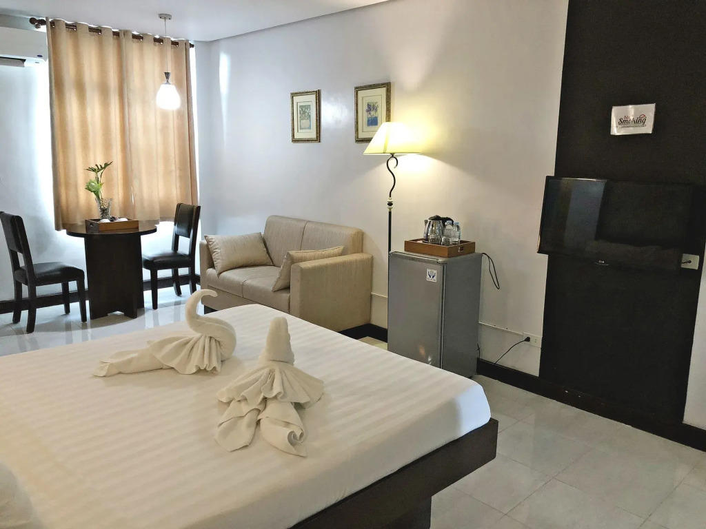 Ninong's Hotel