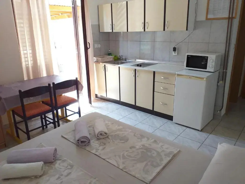 Apartments I-P