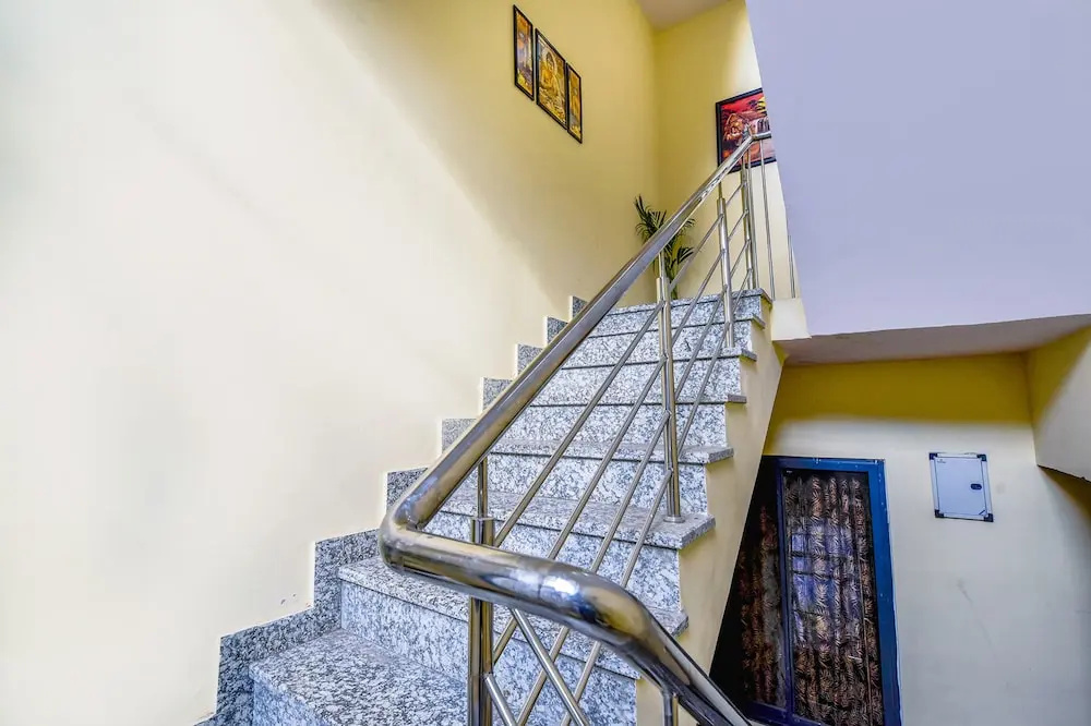 FabHotel Golden Manor Inn