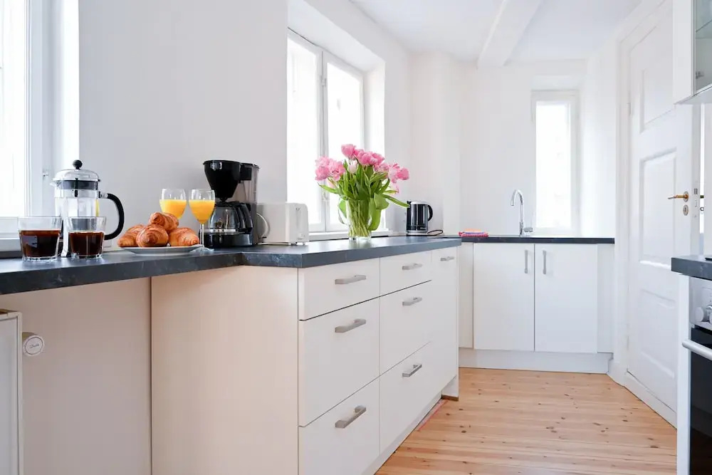Sanders Penny - Cute 2-bdr Apt in City Center