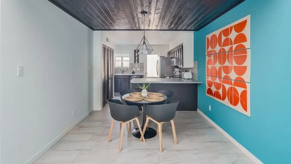 Sleek 2BR Townhome Central Phx by WanderJaunt