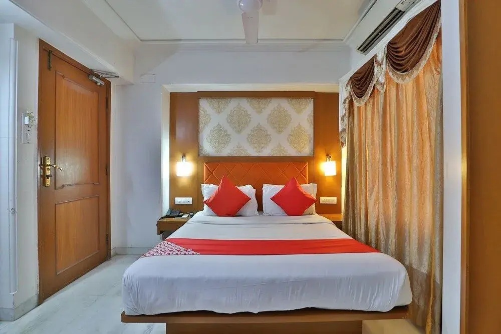OYO 43699 Hotel Aditi