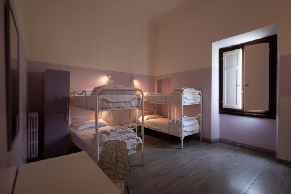 Hotel & Hostel 7