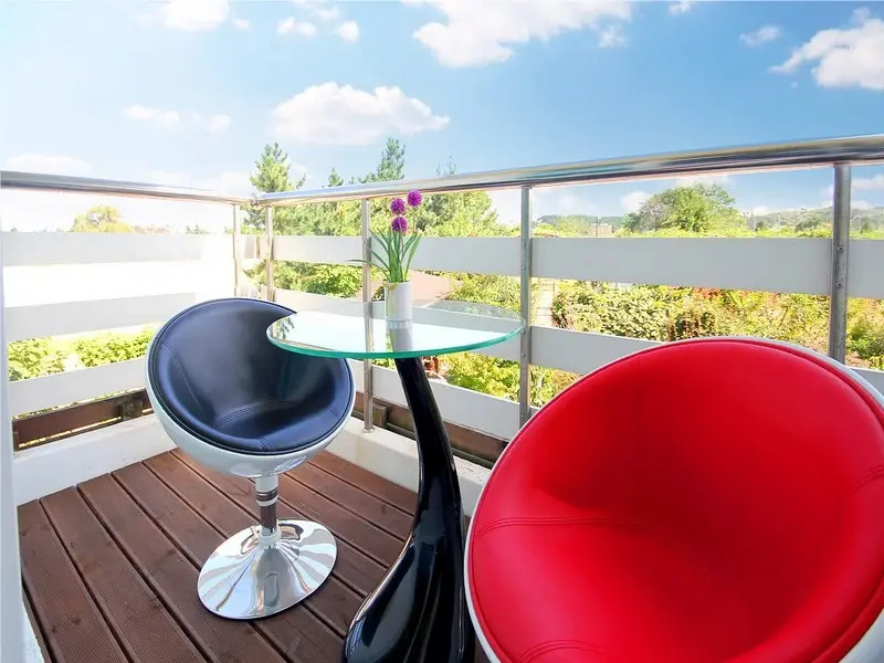 Freesia Pension