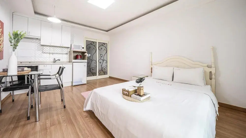 Ganghwa Nakjogaboineun spa Pension