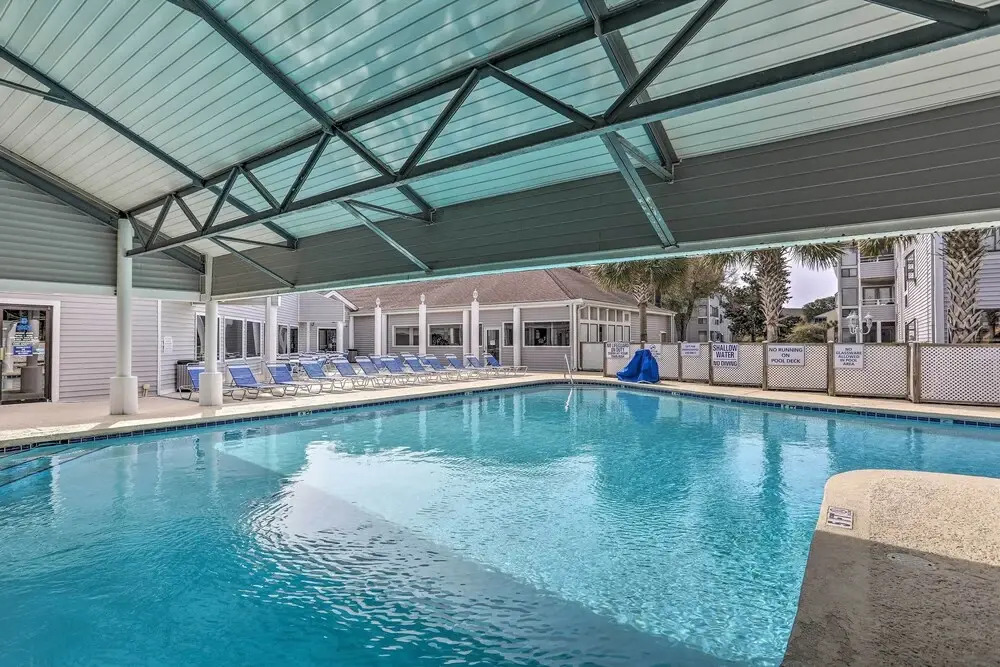 Arcadian Dunes 1st-floor Gem: Pool & Beach Access!