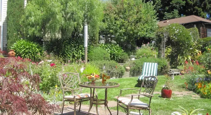 Tam Valley Bed & Breakfast