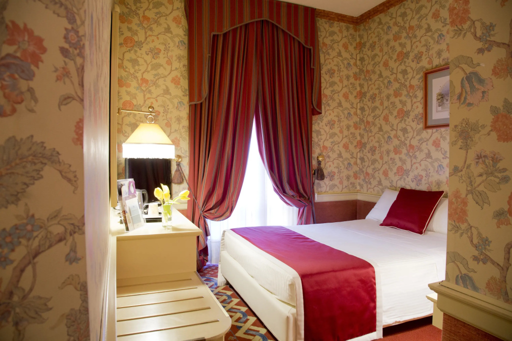 Regency Hotel