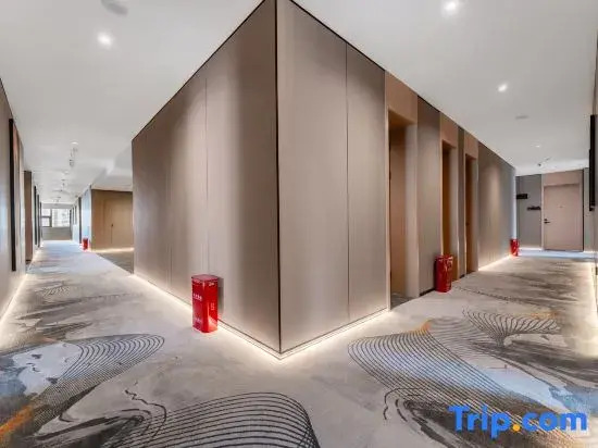 Yaxi Hotel(FenghuangLake Qingbajiang District)