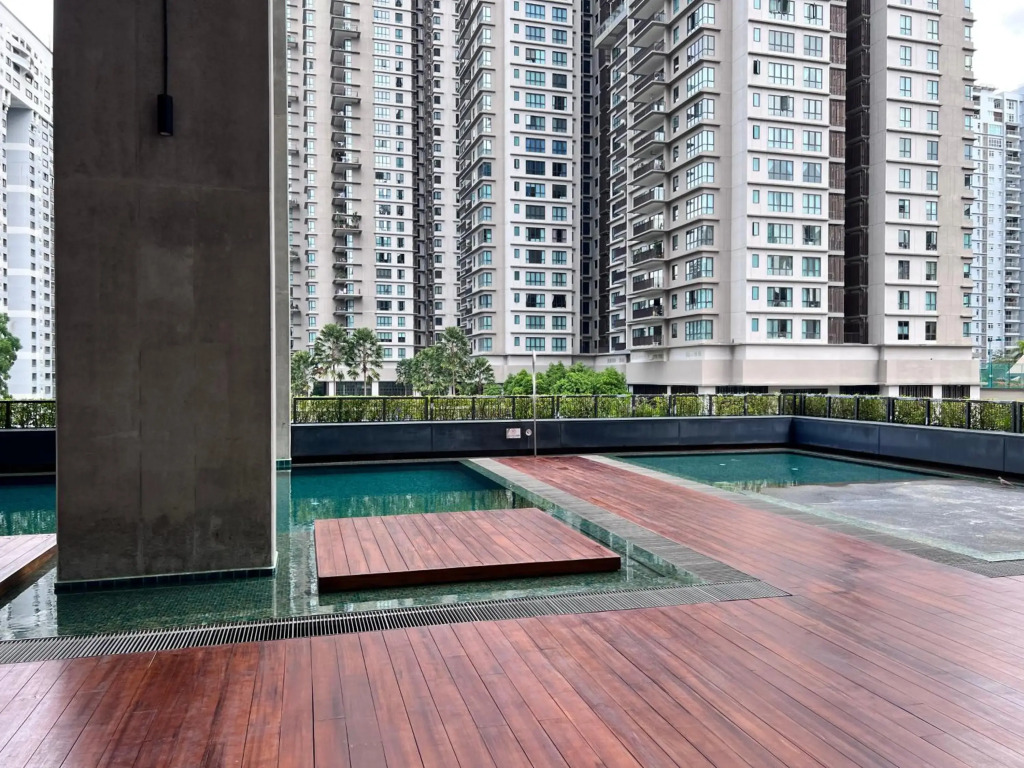 New Arcoris Mont Kiara Huge Balcony for 8 pax 2 BR -Garden-