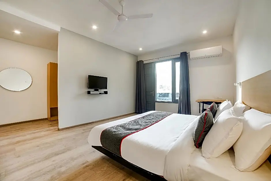 FabHotel Comfort Residency I - Nr Artemis Hospital Gurgaon