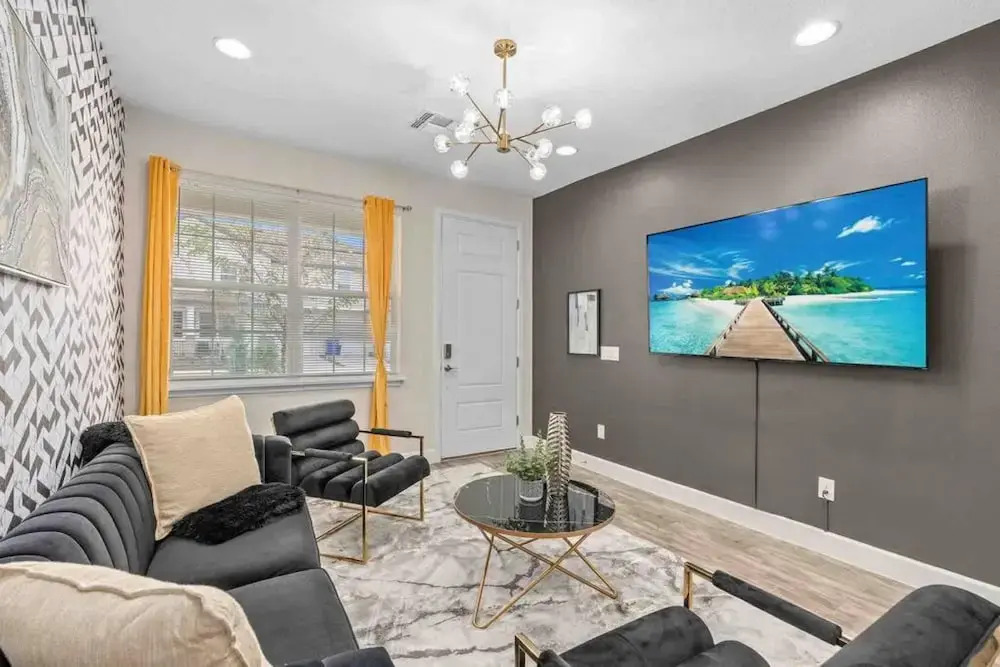 Super Epic- Sleeps 32 TWO Separate Townhomes