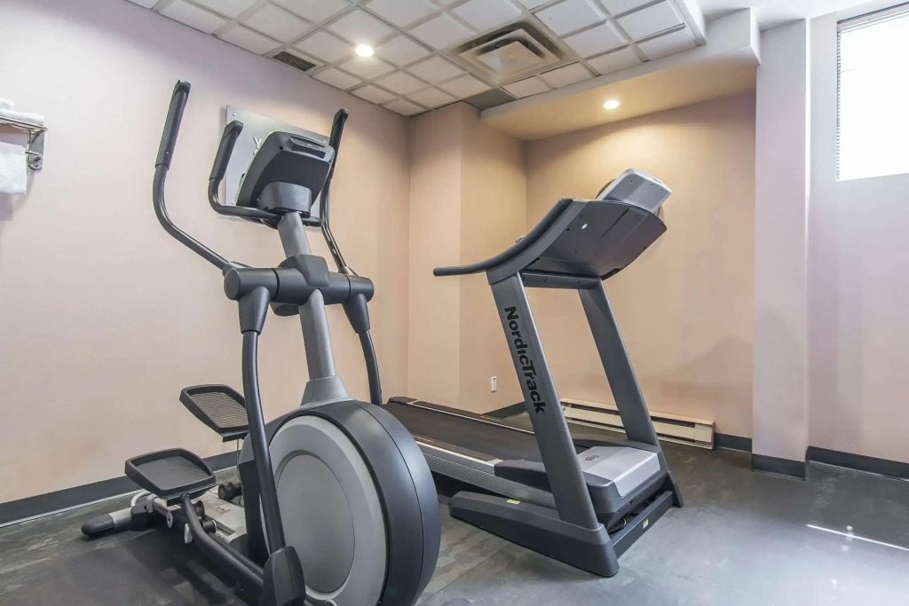 Comfort Suites Downtown