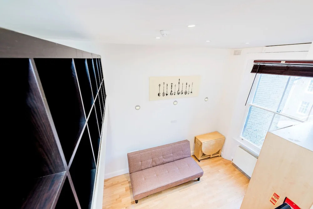 24/7 London Hostel