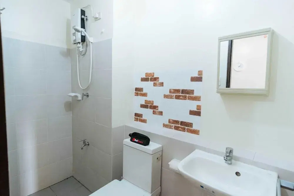 Reddoorz Premium Near Mrt North Avenue Station