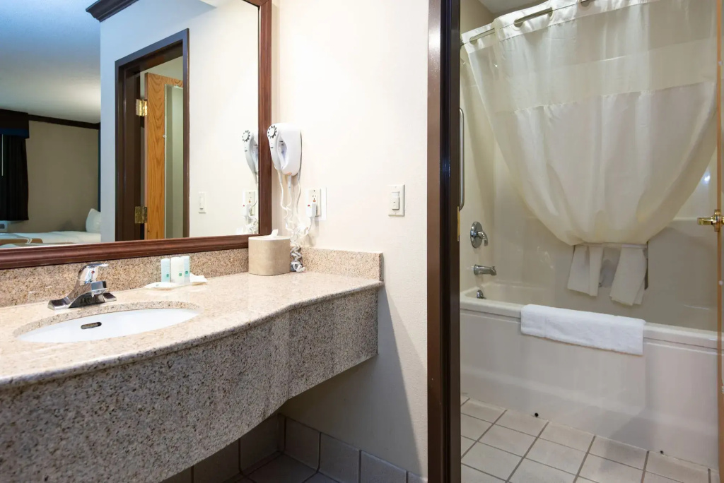 Quality Inn & Suites Quakertown-Allentown