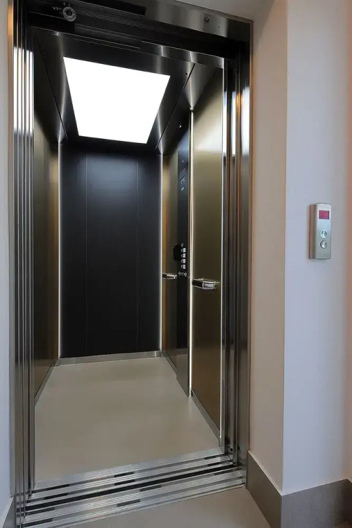 Stylish Apartment 100m from the Beach