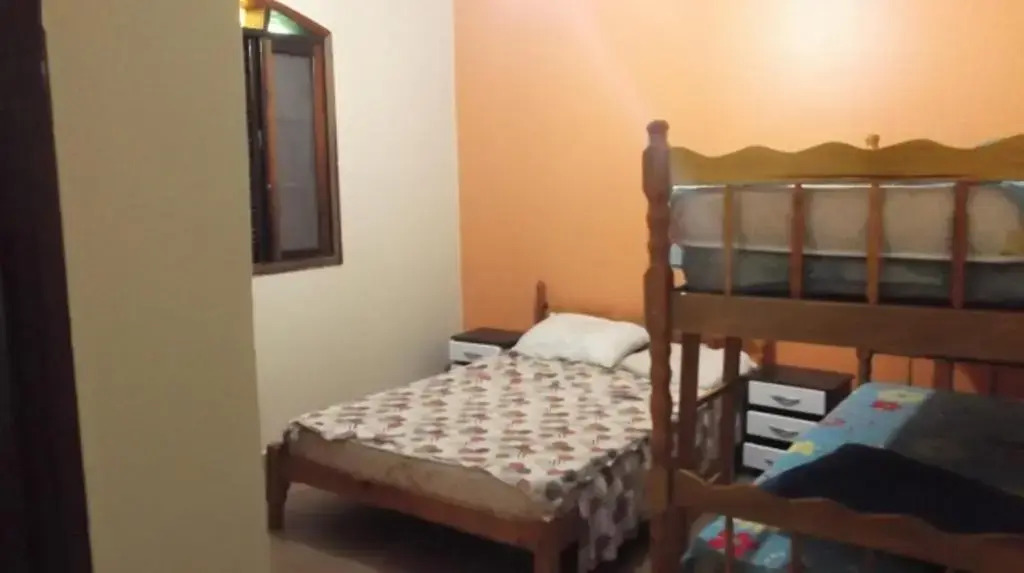 Casa em Peruibe 3 dormitórios sendo 1 suite Pe na Areia