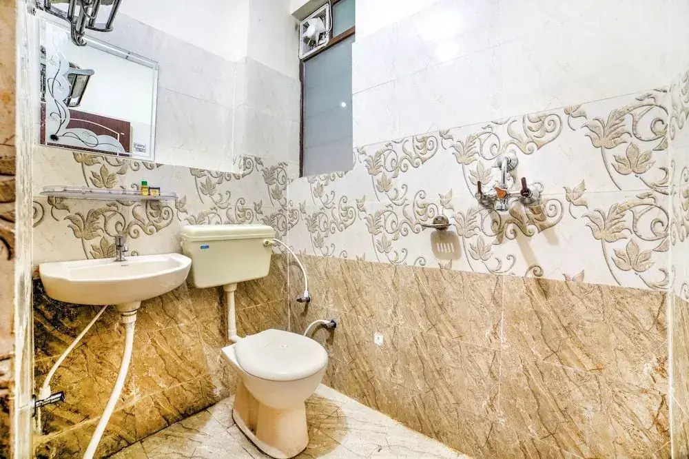 FabHotel Aqueens