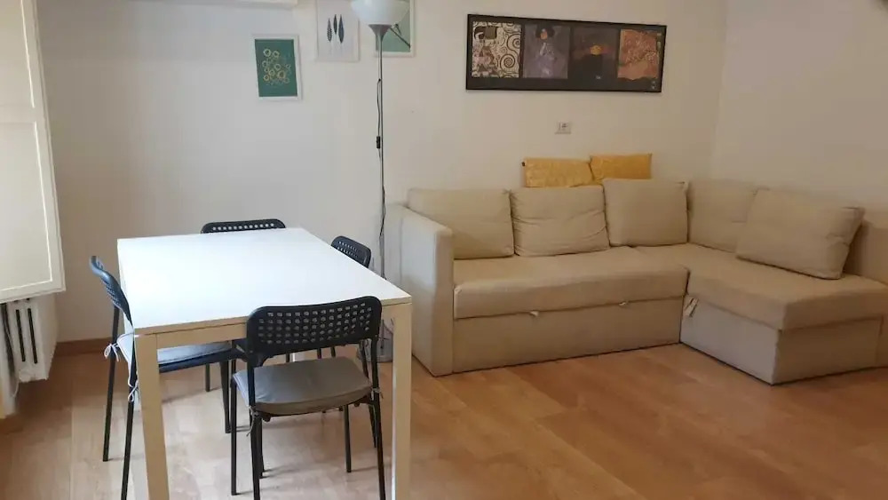 Very Central Apartment, a few Steps From the Duomo and the Theatre, With Balcony
