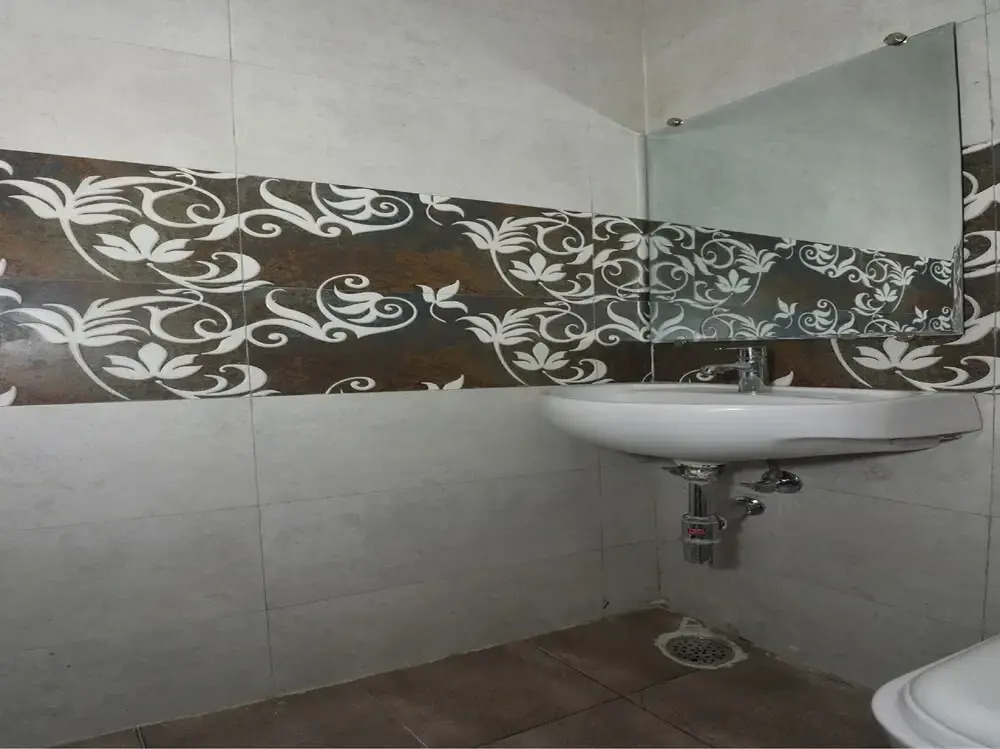 OYO 44021 Hotel Aura