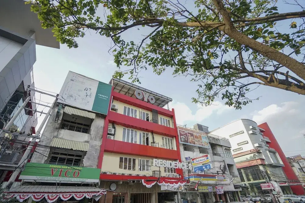 OYO 1270 Residence 8