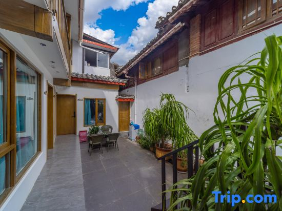 Liaofan Garden Courtyard Light Luxury Log Designer Meisu (Lijiang Ancient City Store)