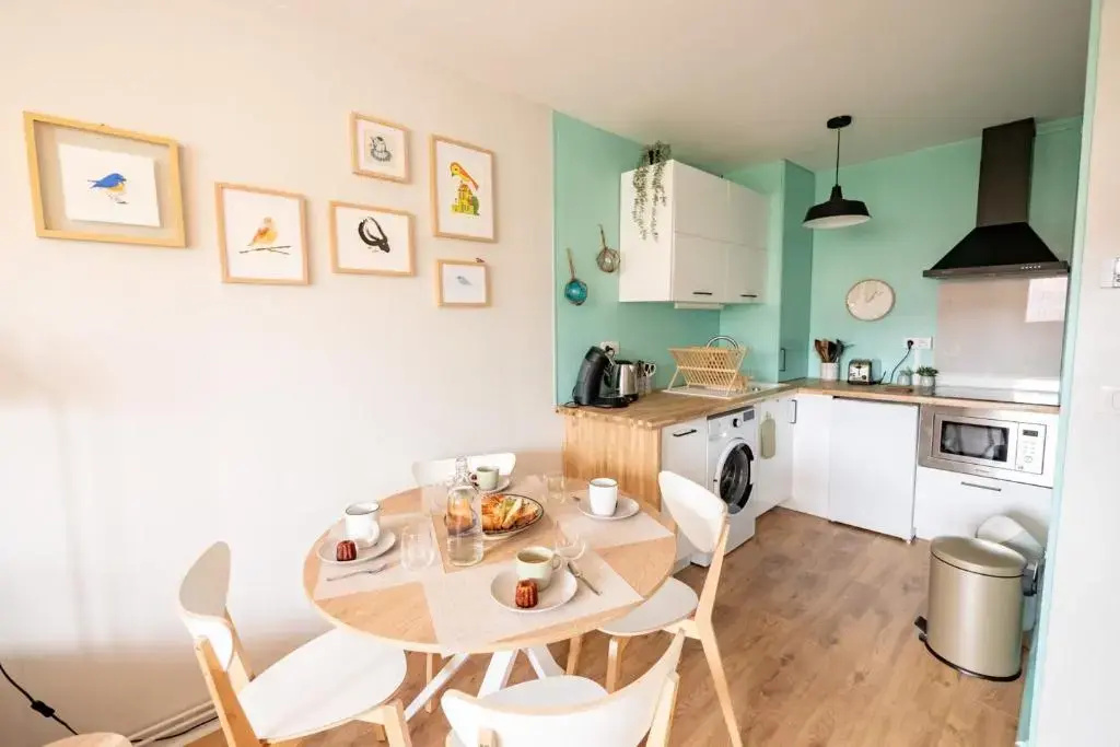 Apartment T2 full city centre with parking 500m from the beach
