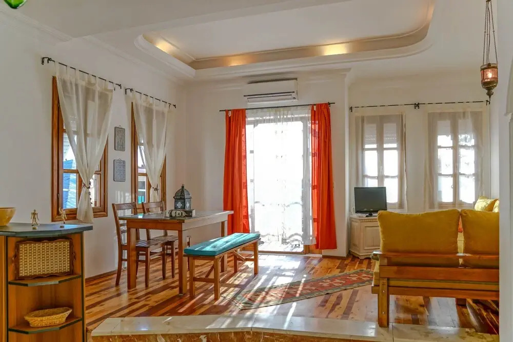 Phellos Apartment