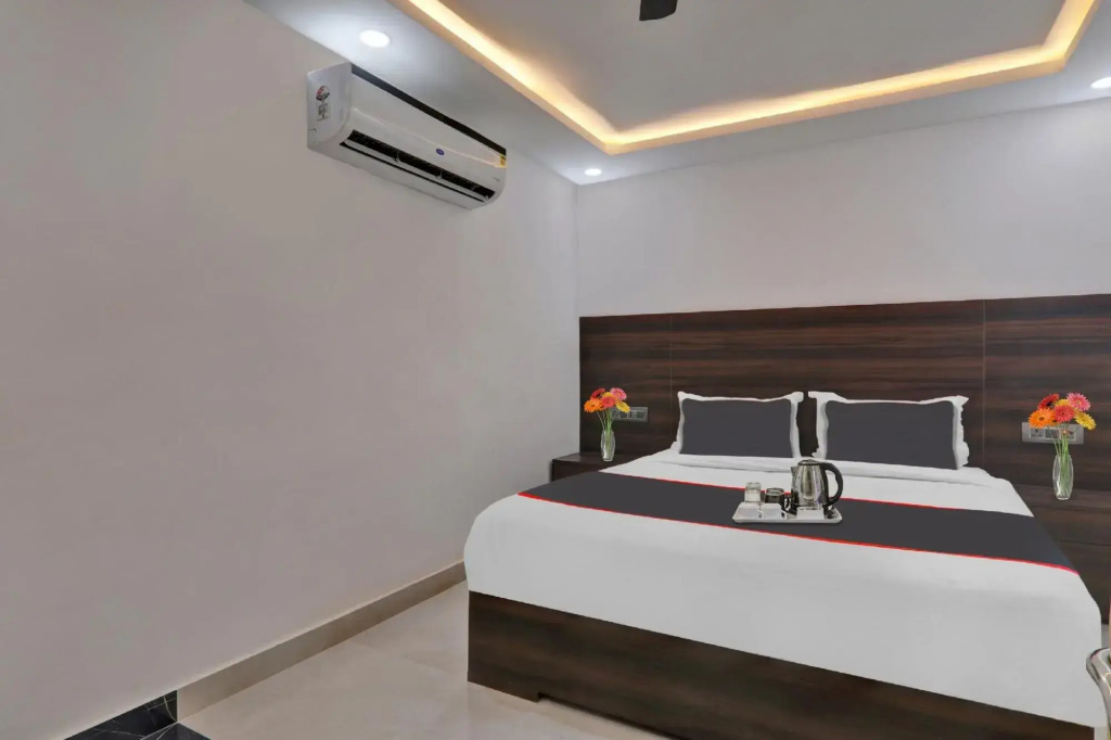 Flagship 92648 Hotel Jwala