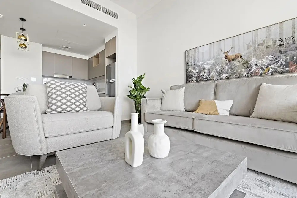 WelHome - Stylish Condo With Cityscape View in Creek Harbour