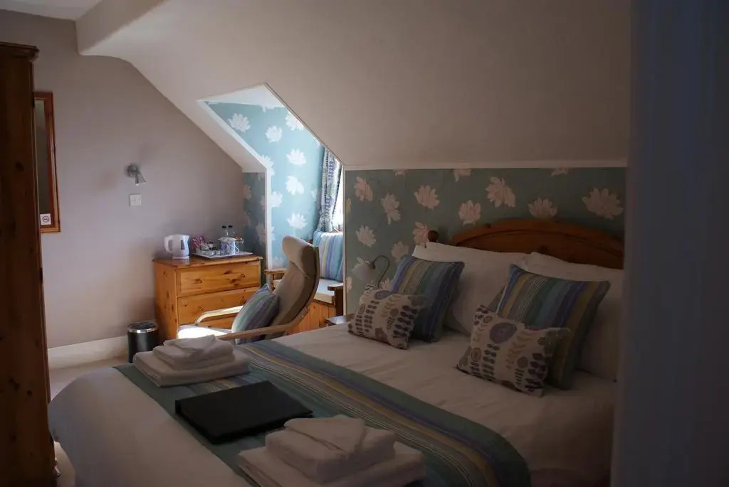 Cleave Court Guest House