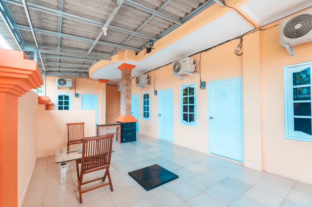 Mahkota Sivali near Soekarno Hatta Airport Mitra RedDoorz