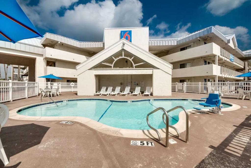 Motel 6-Brownsville, TX North