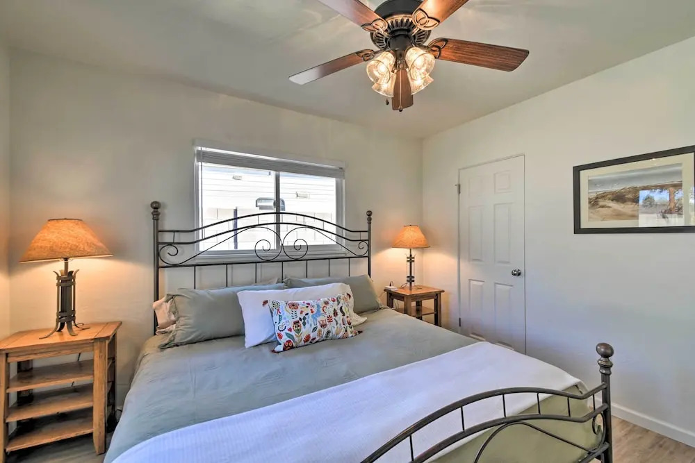 Pet-friendly Phoenix Home: Breezeway & Fenced Yard