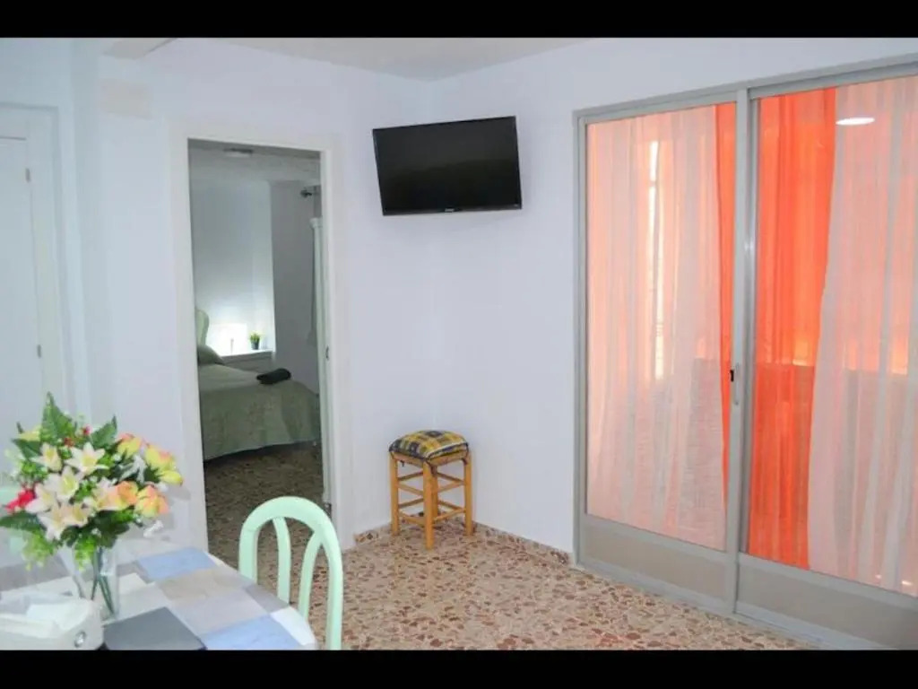 Beautiful 1 Bedroom Apartment With Gallery and Air Conditioning Cb6yr