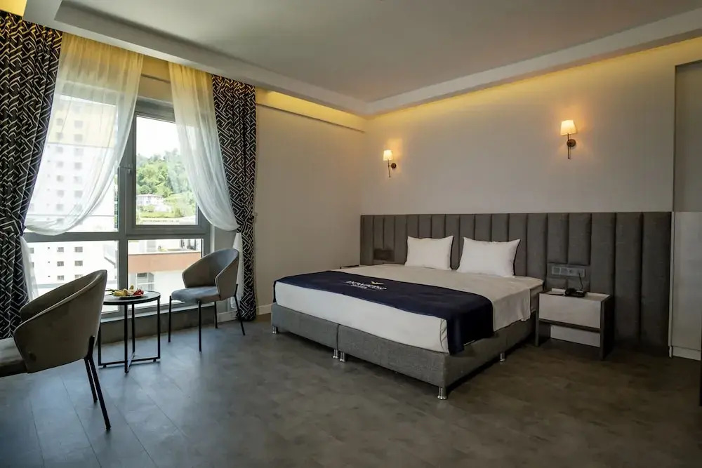 Newarise Hotel