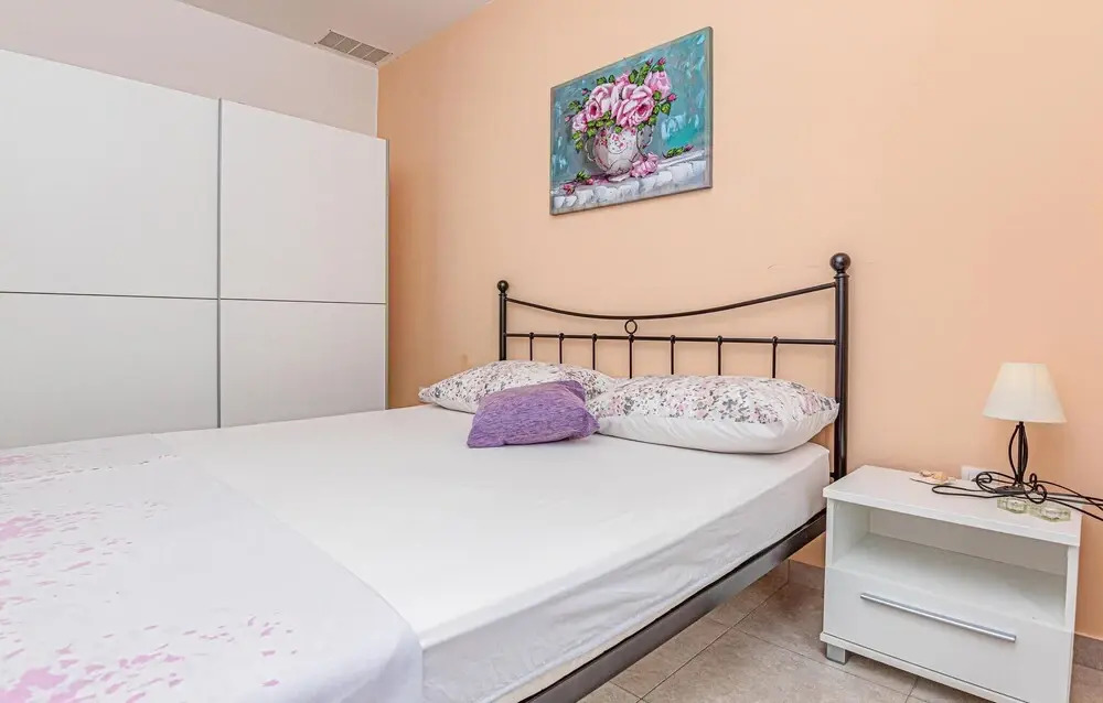 Beautiful Apartment in Rogoznica With Wifi and 1 Bedrooms