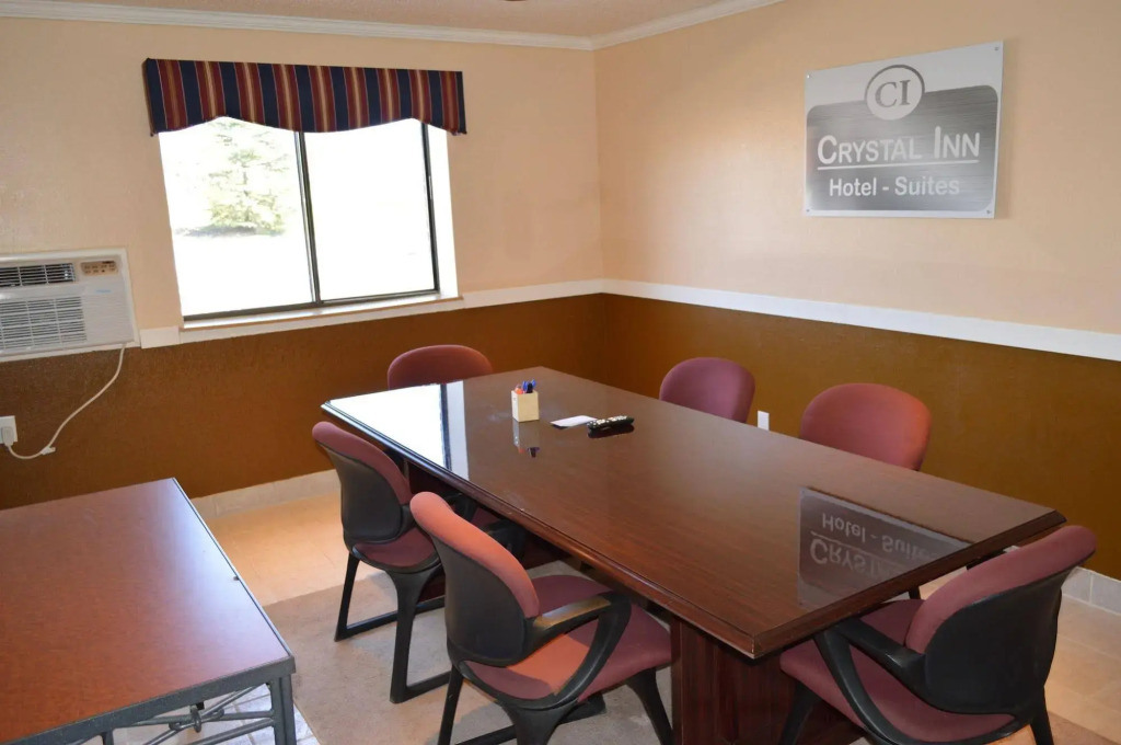 Crystal Inn and Suites