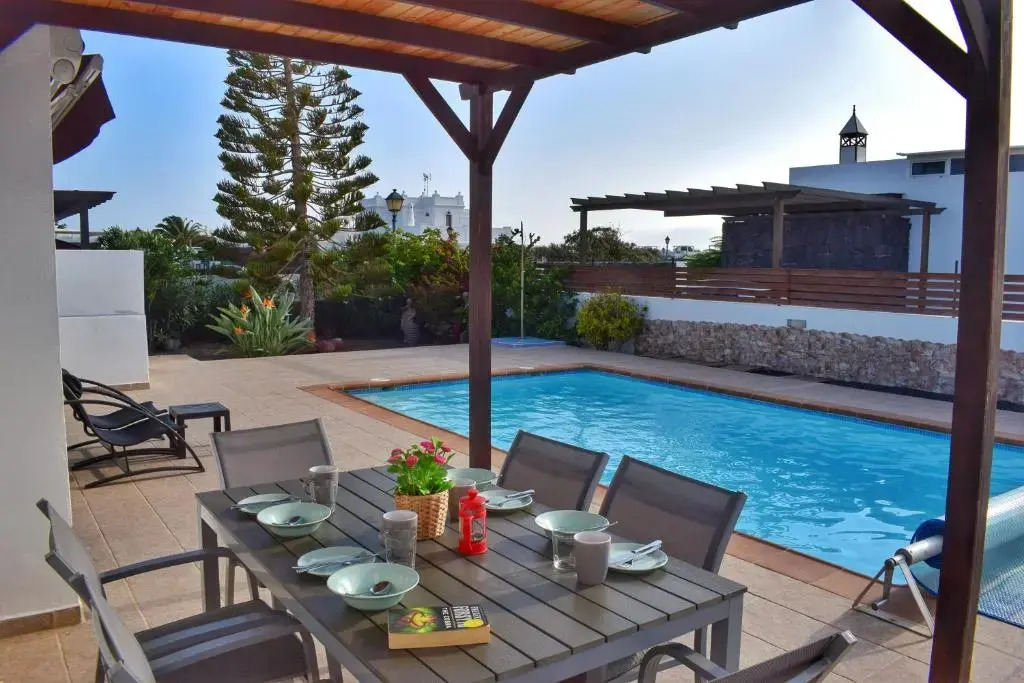Villa Imogen with NEW HEATED SWIMMING POOL