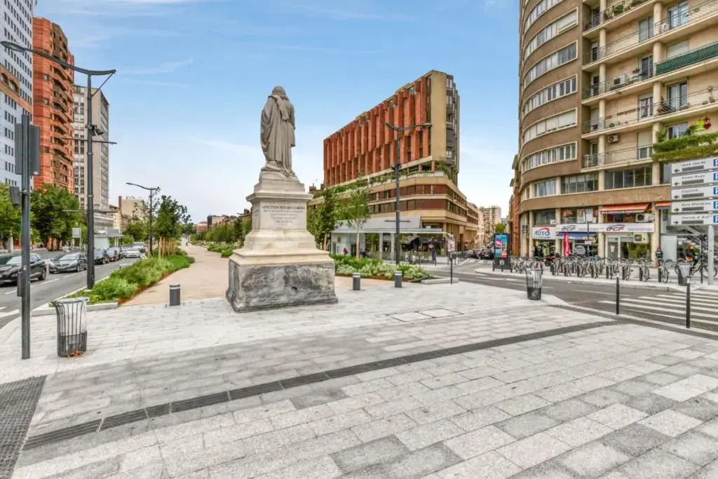 2br in Toulouse colors with balcony close to the train station Welkeys
