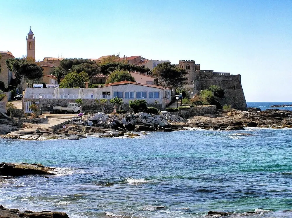 Apartment With 3 Bedrooms in Algajola - 300 m From the Beach