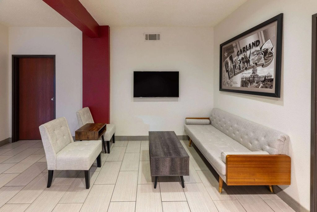 Super 8 by Wyndham Garland Rowlett East Dallas Area