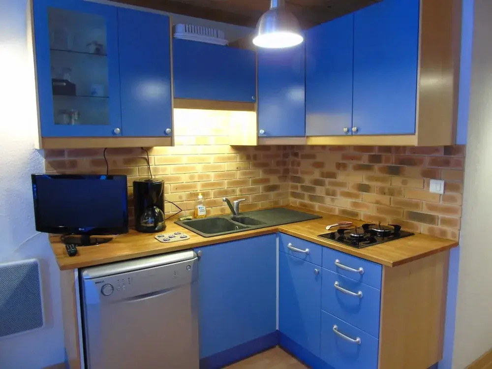 Lou Services Apartment THB65 LSI 001