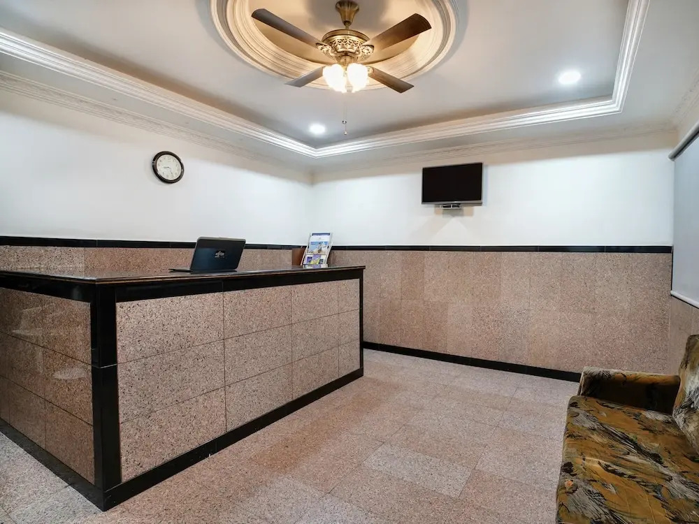Hotel Gayathri