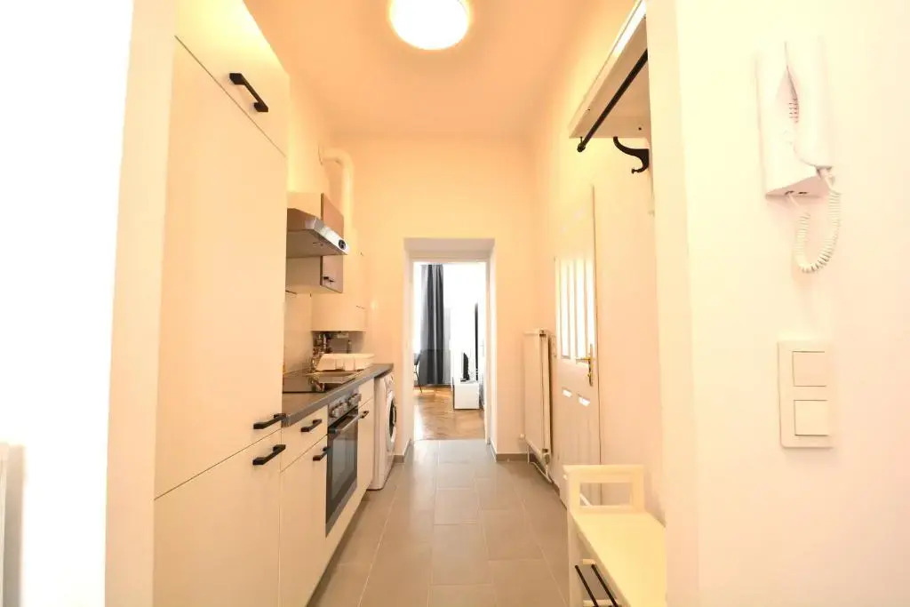 Universum Apartment 4