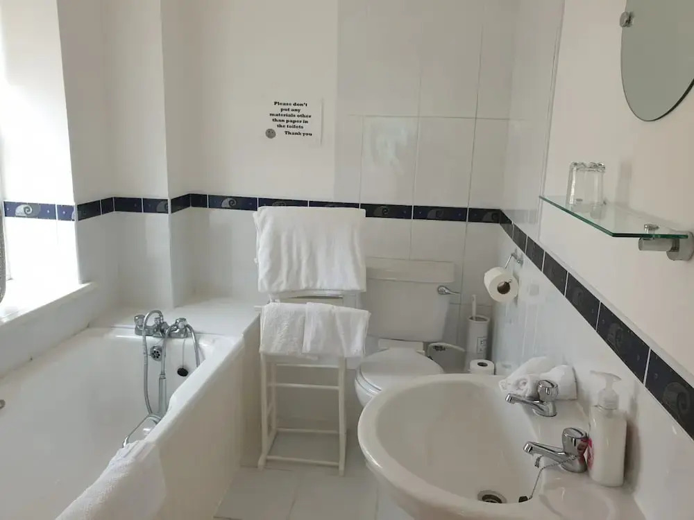 Ashtons Guest House